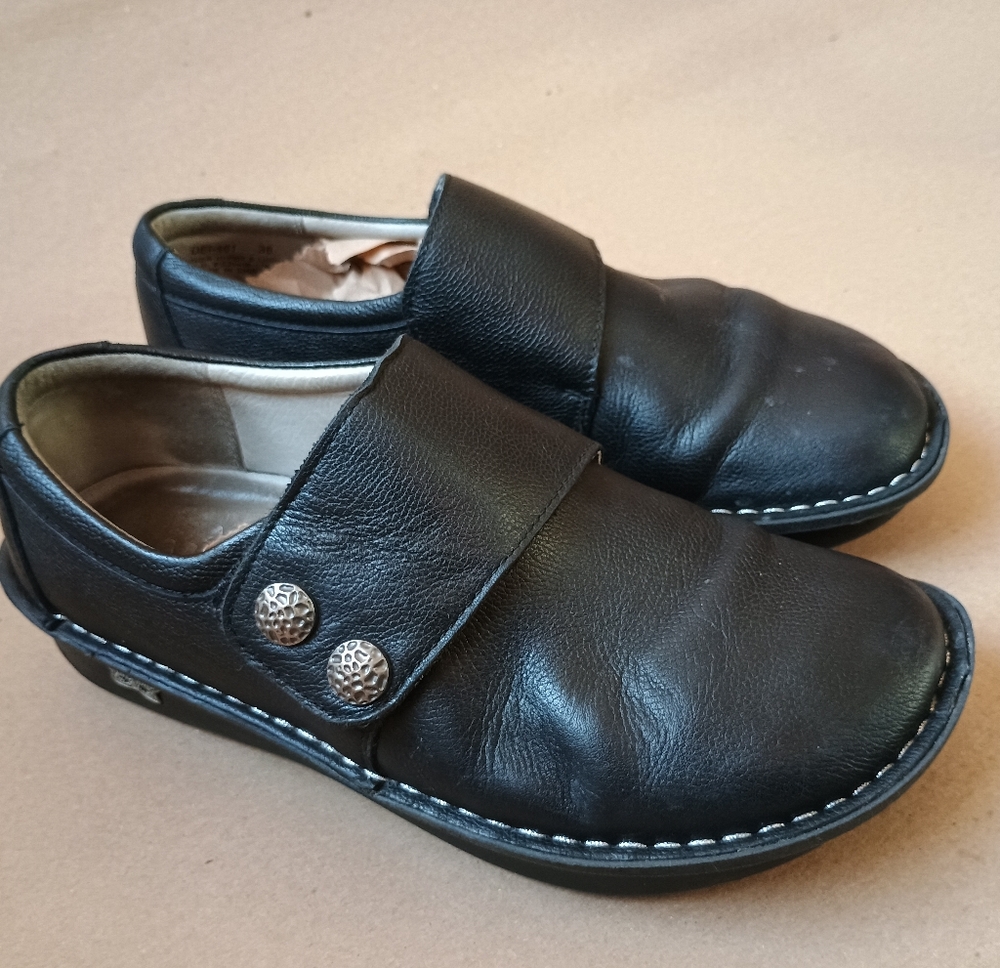 Alegria Womens Deliah Upgrade Professional Nursing Shoe Size 38 Black Slip On